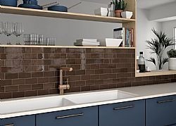 VILLAGE WALLNUT BROWN 6.5X13.2cm - ΚΕΡΑΜΙΚΟ ΠΛΑΚΑΚΙ ΓΥΑΛΙΣΤΕΡΟ ΚΑΦΕ ΤΟΥΒΛΑΚΙ 25627