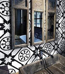 MGL 20Χ20 - ΑΣΠΡΟΜΑΥΡΑ ΠΛΑΚΑΚΙΑ GRES PORCELLANATO ΣΕ ΓΕΩΜΕΤΡΙΚΟ ΣΧΕΔΙΟ