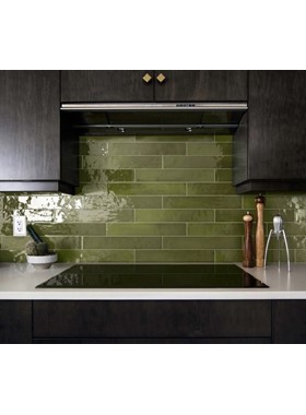 MANACOR BASIL GREEN 6.5X40cm - ΠΡΑΣΙΝΑ ΓΥΑΛΙΣΤΕΡΑ ΠΛΑΚΑΚΙΑ ΚΟΥΖΙΝΑΣ